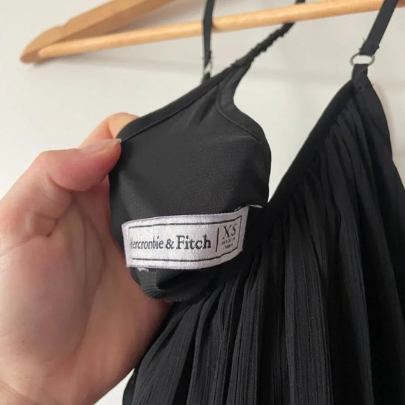 Abercrombie & Fitch Pleated Chiffon T Strap Back Mini Dress Black Size XS - Picture 7 of 8